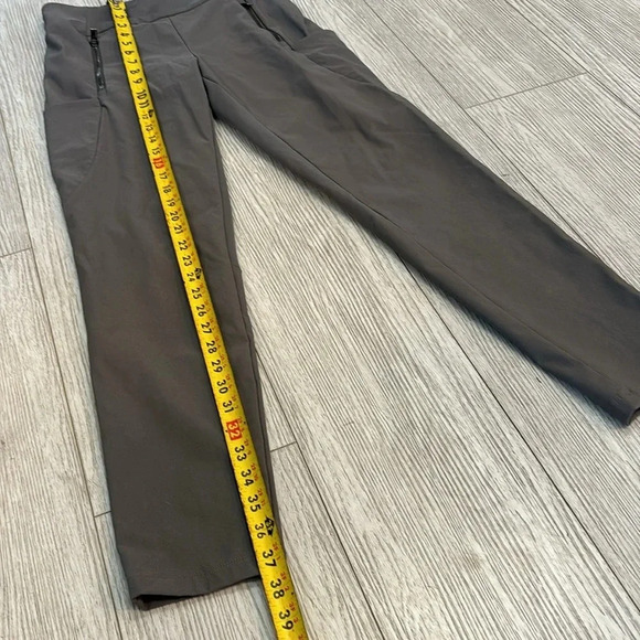 Athleta Highline Hybrid Hike Tight Pull-On Gray Pants Zipper Pockets Size 2 - Picture 10 of 13